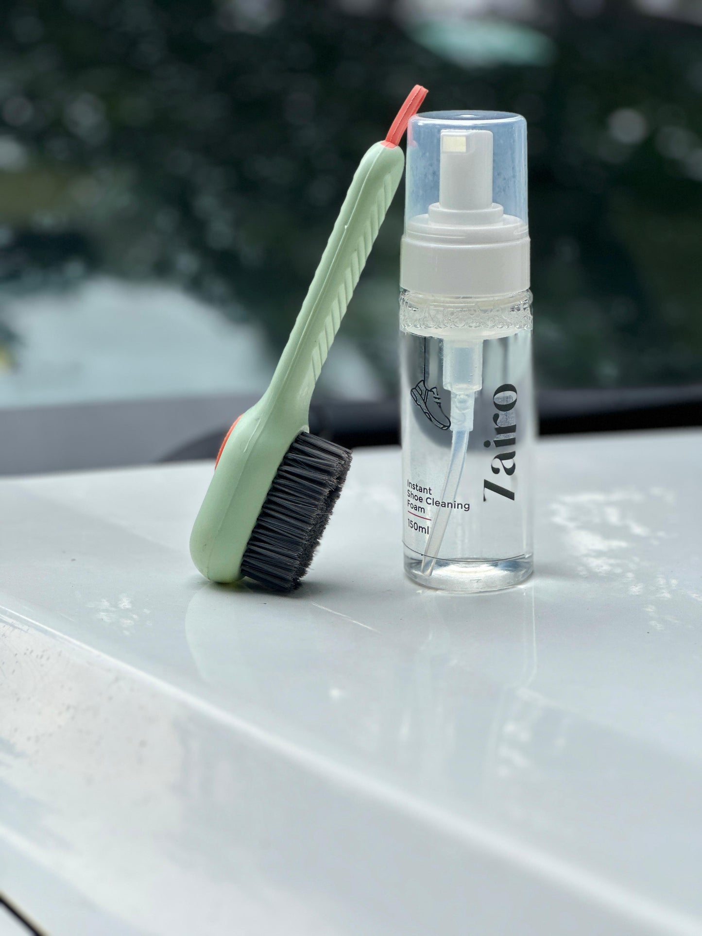 Zairo Instant Shoe Cleaning Kit – 150ml Foam Cleaner with Action Brush